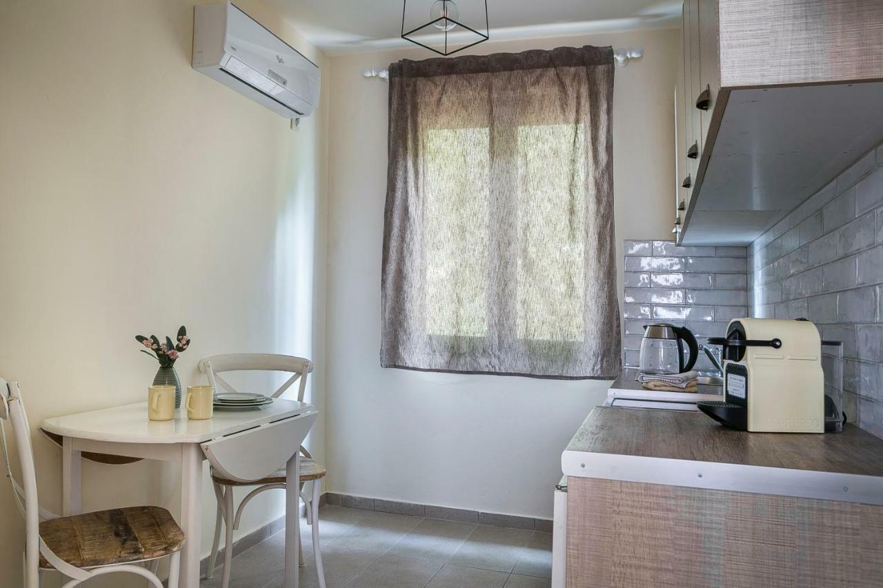 Martini Waterfront Suites Fiskardo Esterno foto