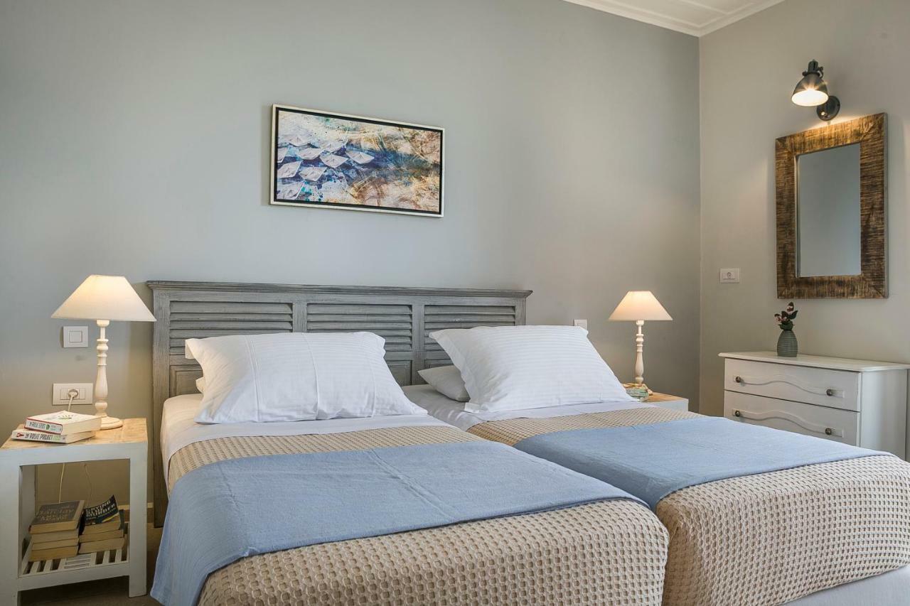 Martini Waterfront Suites Fiskardo Esterno foto