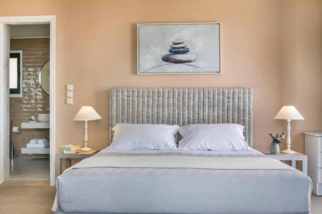 Martini Waterfront Suites Fiskardo Esterno foto