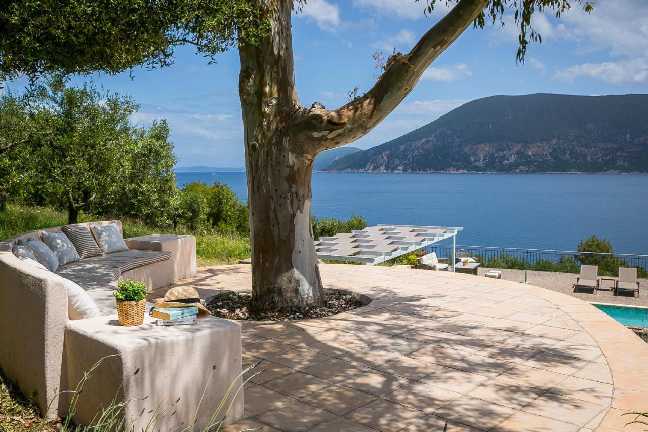 Martini Waterfront Suites Fiskardo Esterno foto